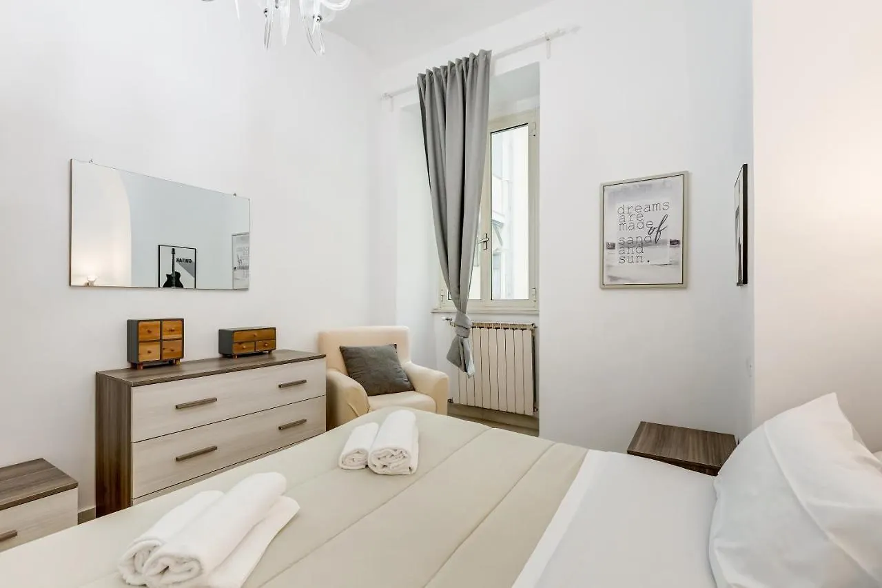 Cosy Apartment- Colosseum- Termini Railway Rome 0*,  Italy